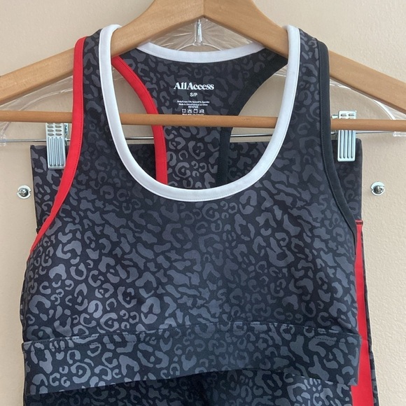 ALL ACCESS- SET Audio Leggings and Front Row Bra In Snow Leopard Multi - Picture 6 of 12
